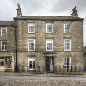 Aparthotel Skeldale House 'All Creatures Great & Small' By Luxury Travel Emporium- Luxury Apartments & Studios In Askrigg, Yorkshire Dales, Askrigg